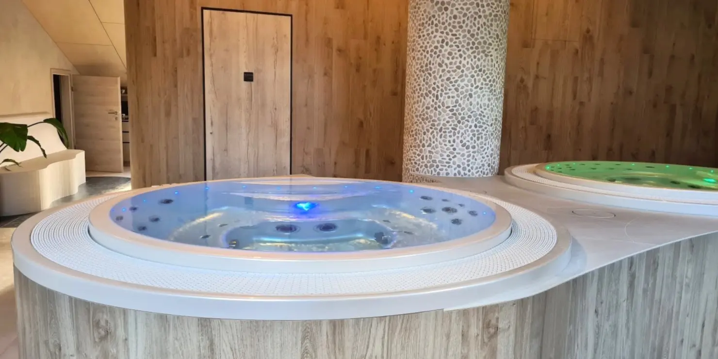 Ugradbeni spa bazen model Fugu hotel Dvorec
